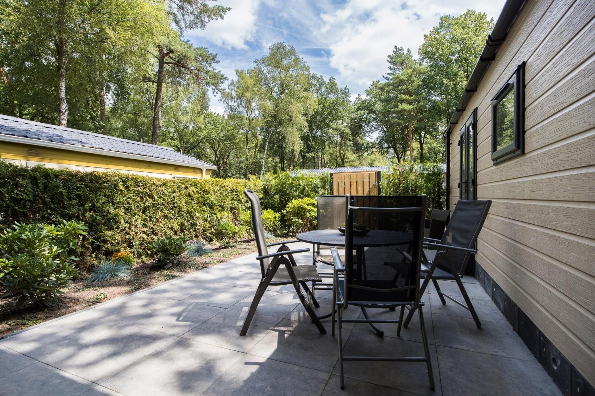 Veluwe Hoenderloo Luxury Chalet With Private Sauna And Hot Tub - Swimming Pool Tennis Court Supermarket Bowling Alley Theatre And Entertainment For Children Ngoại thất bức ảnh