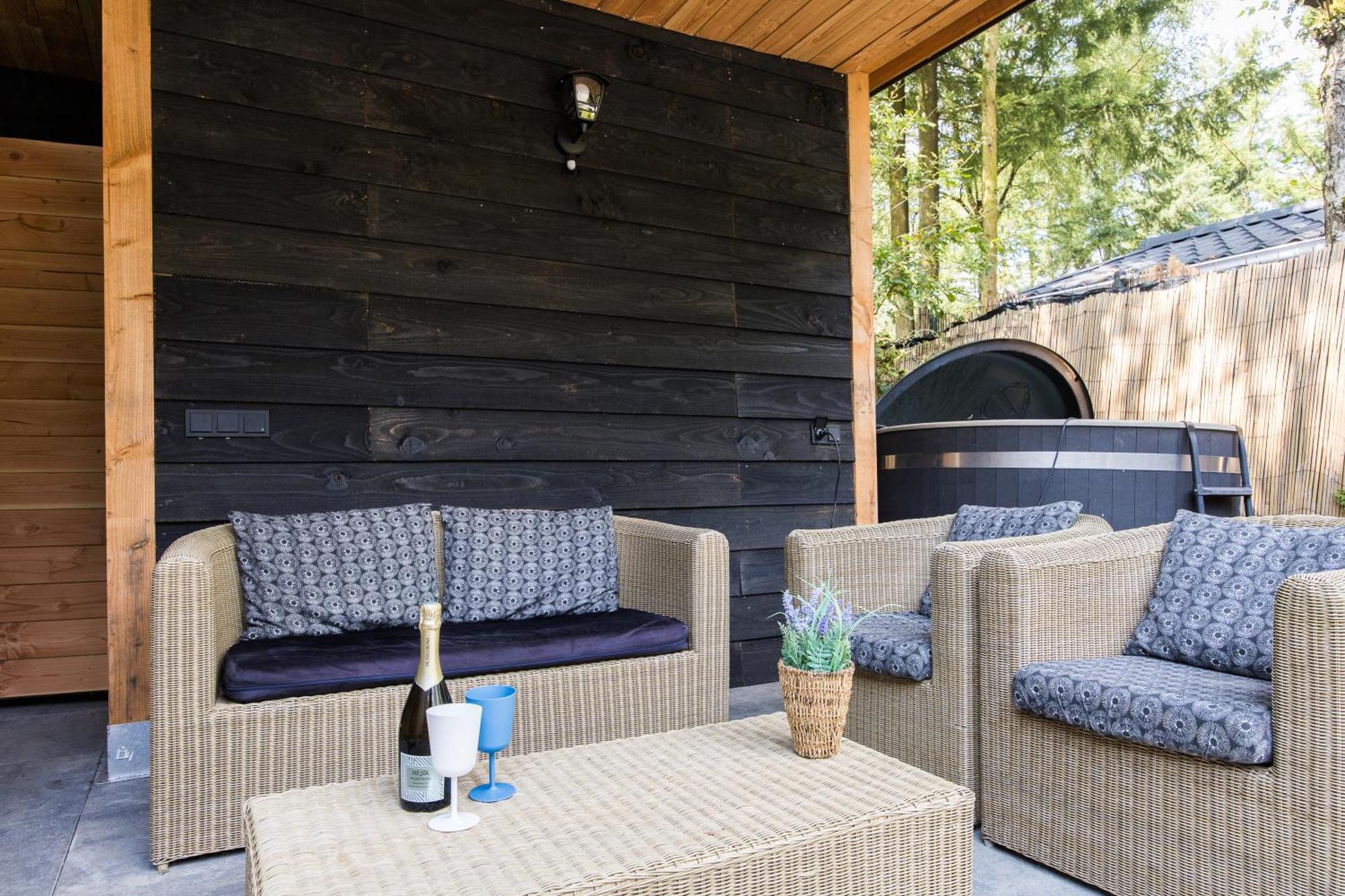 Veluwe Hoenderloo Luxury Chalet With Private Sauna And Hot Tub - Swimming Pool Tennis Court Supermarket Bowling Alley Theatre And Entertainment For Children Ngoại thất bức ảnh