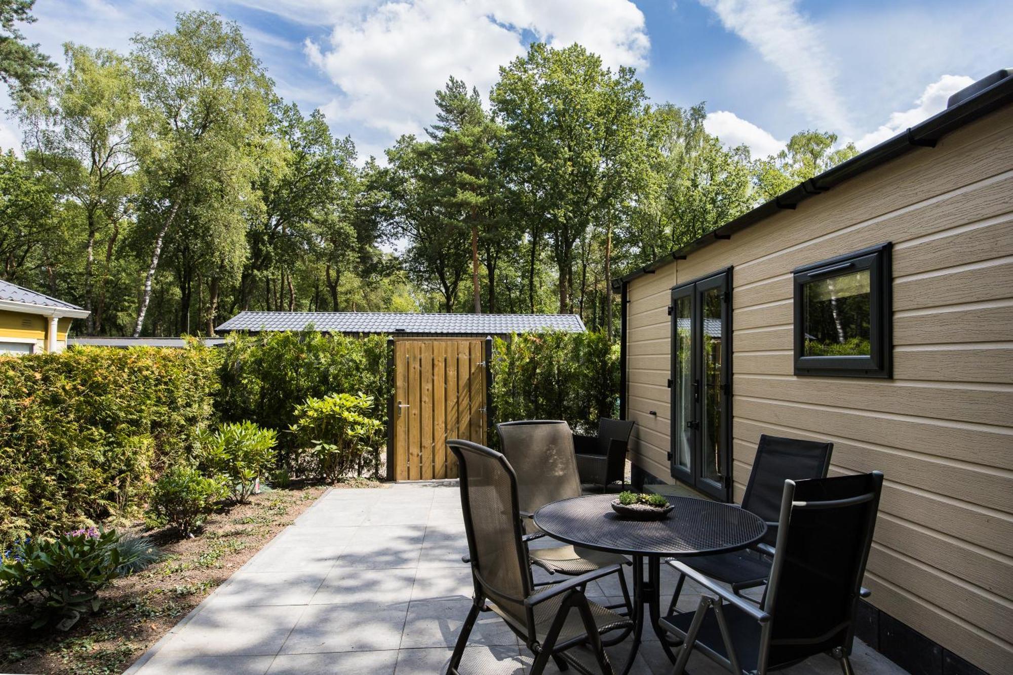 Veluwe Hoenderloo Luxury Chalet With Private Sauna And Hot Tub - Swimming Pool Tennis Court Supermarket Bowling Alley Theatre And Entertainment For Children Ngoại thất bức ảnh