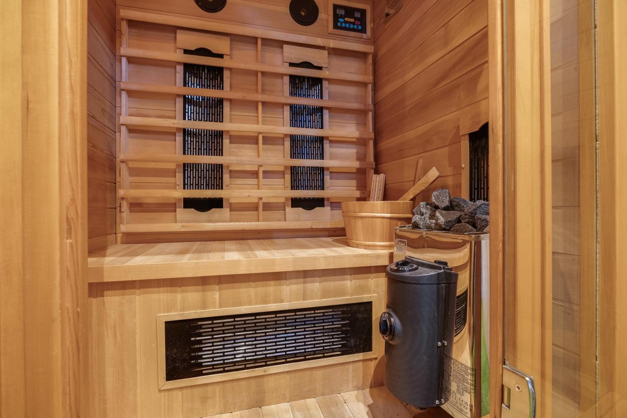 Veluwe Hoenderloo Luxury Chalet With Private Sauna And Hot Tub - Swimming Pool Tennis Court Supermarket Bowling Alley Theatre And Entertainment For Children Ngoại thất bức ảnh